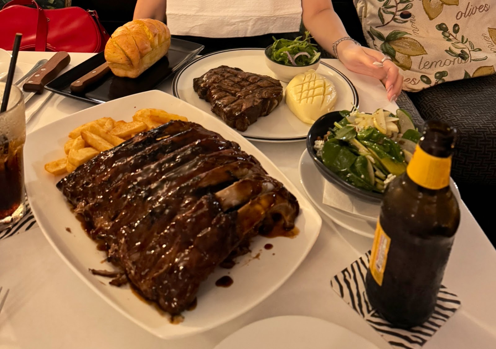 워터바 앤 그릴