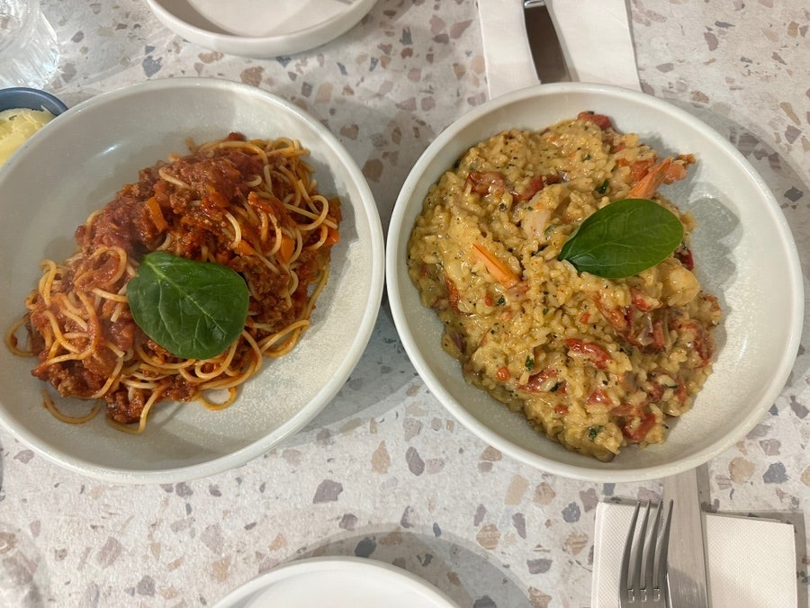 La Famiglia Pizzeria