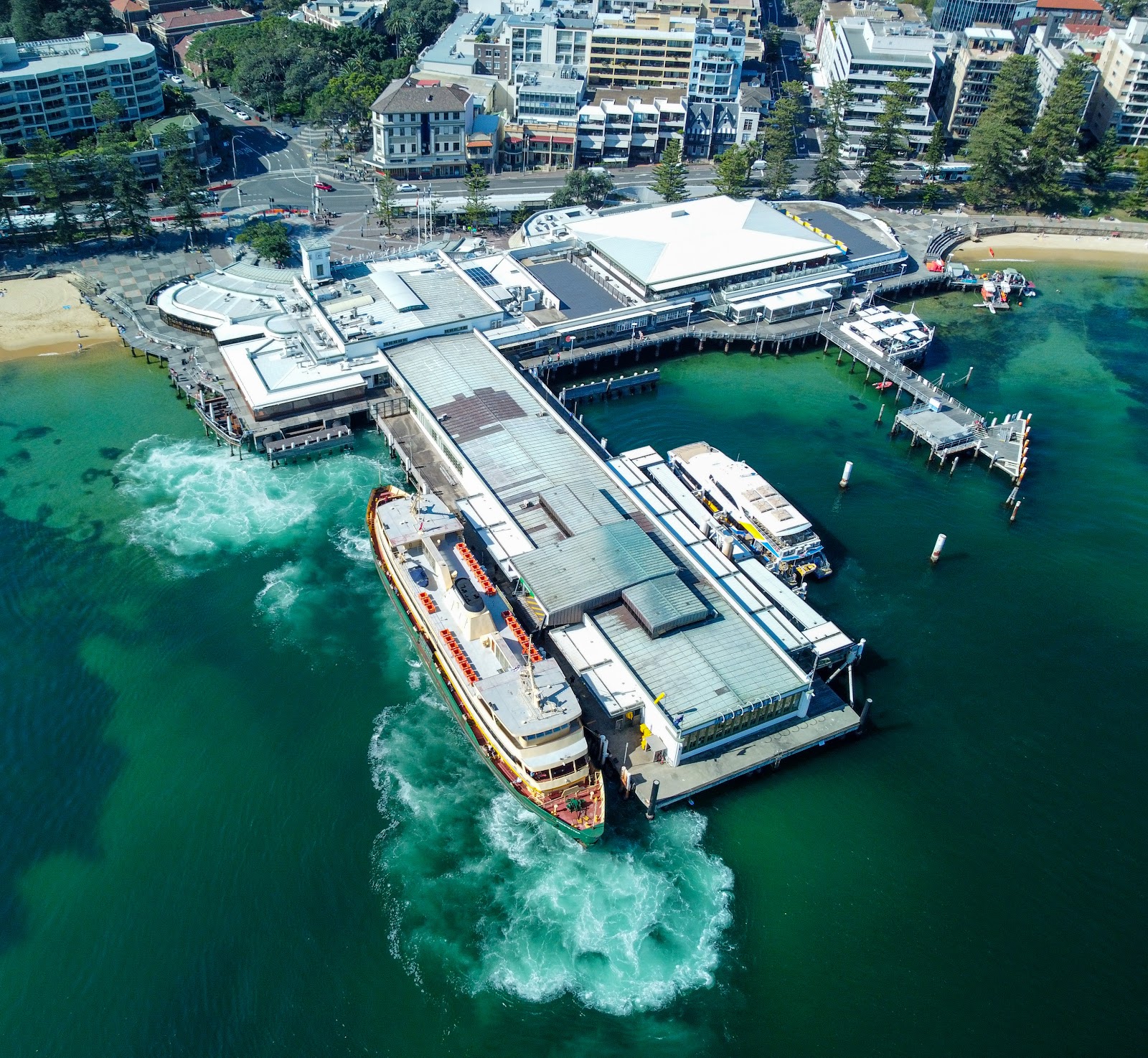 시드니 페리 (맨리행)