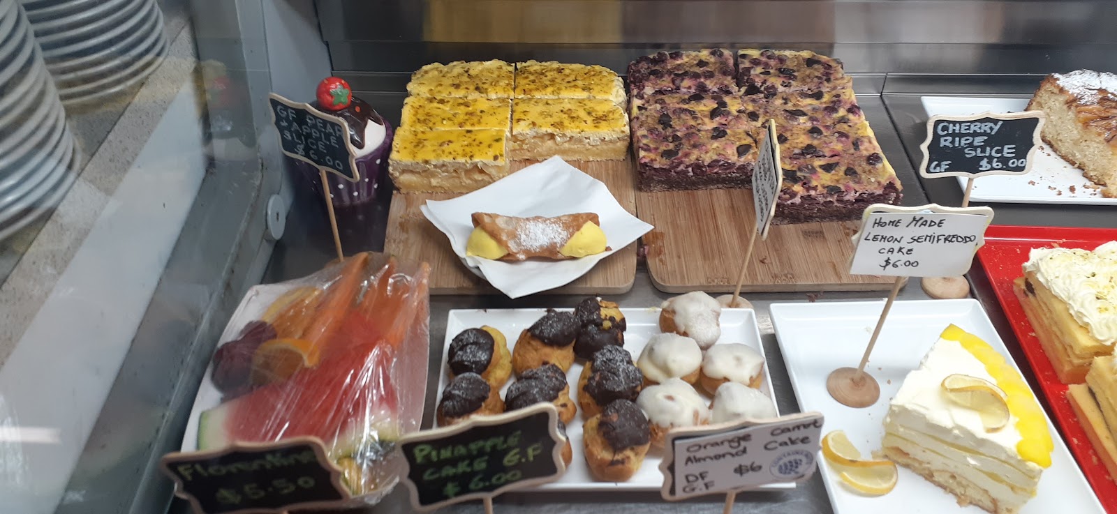 Dee-Licious Family Delicatessen