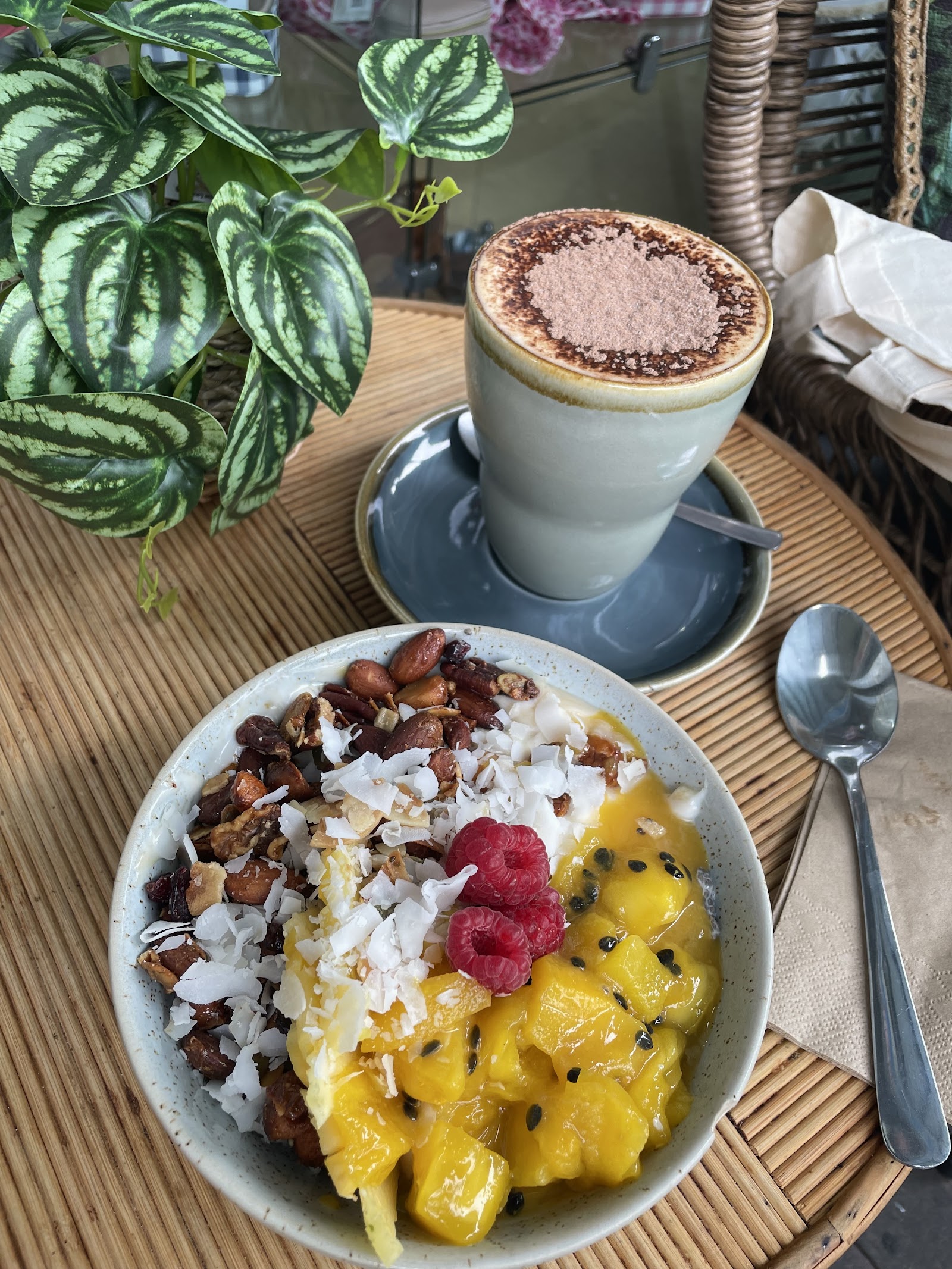 The Beach Hut Cafe & Juice Bar