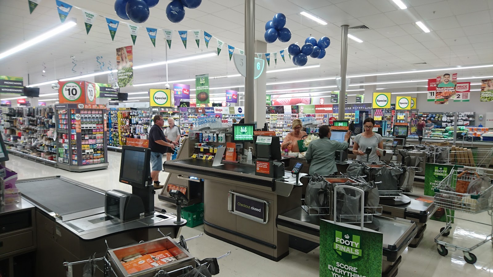 Woolworths Elanora Pines