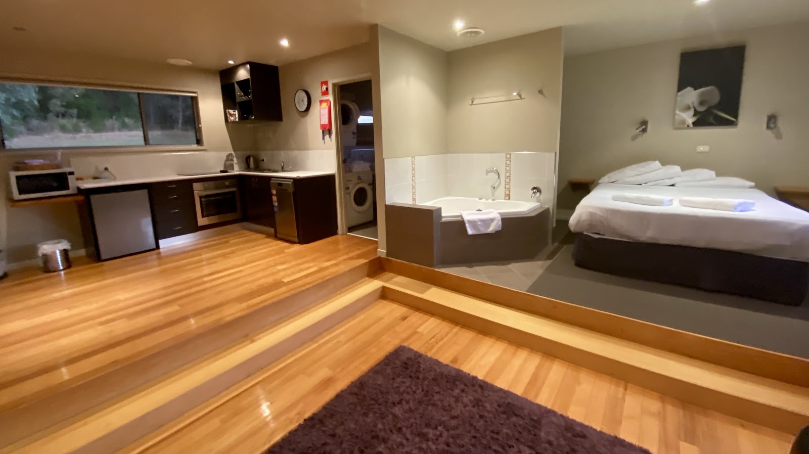 Little Norfolk Bay Bistro & Chalets