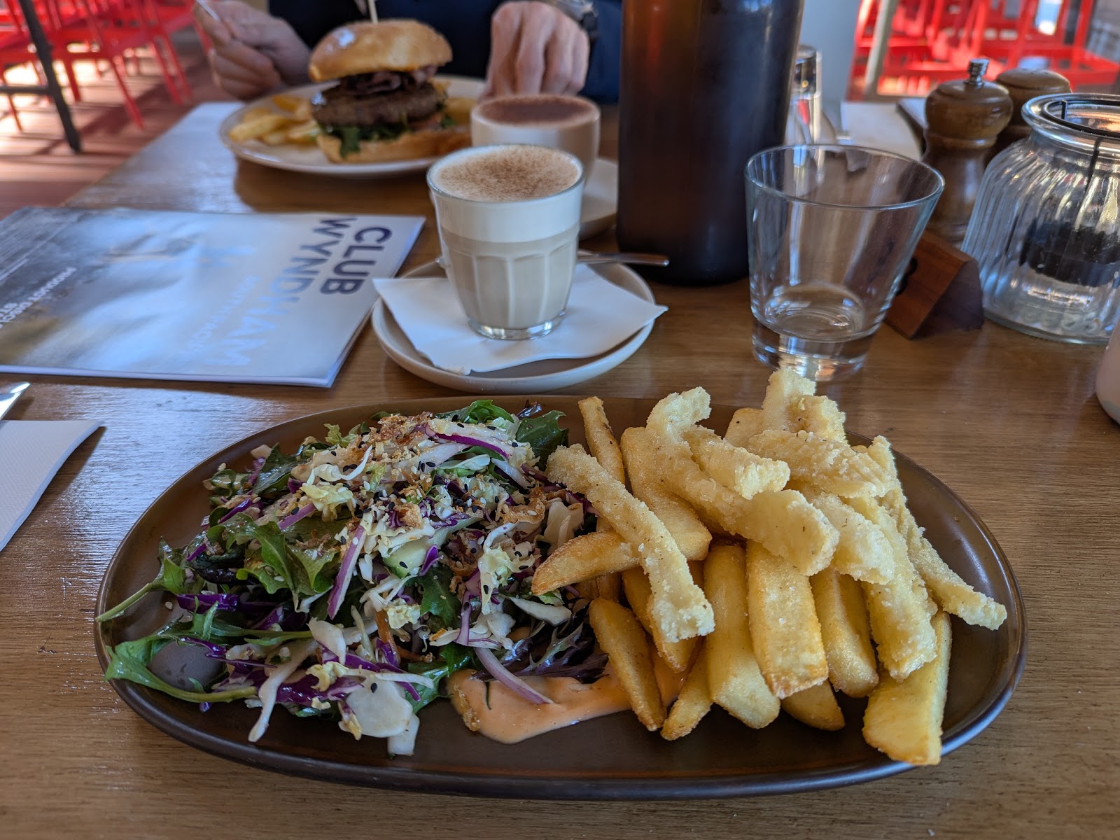 Flametrees Restaurant, Cafe & Bar