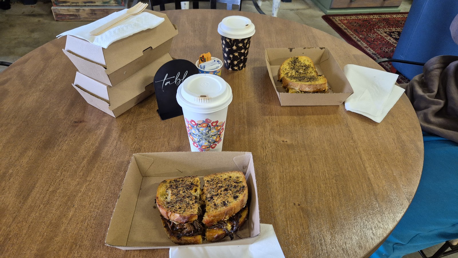 Shalom Ladies Boutique Cafe