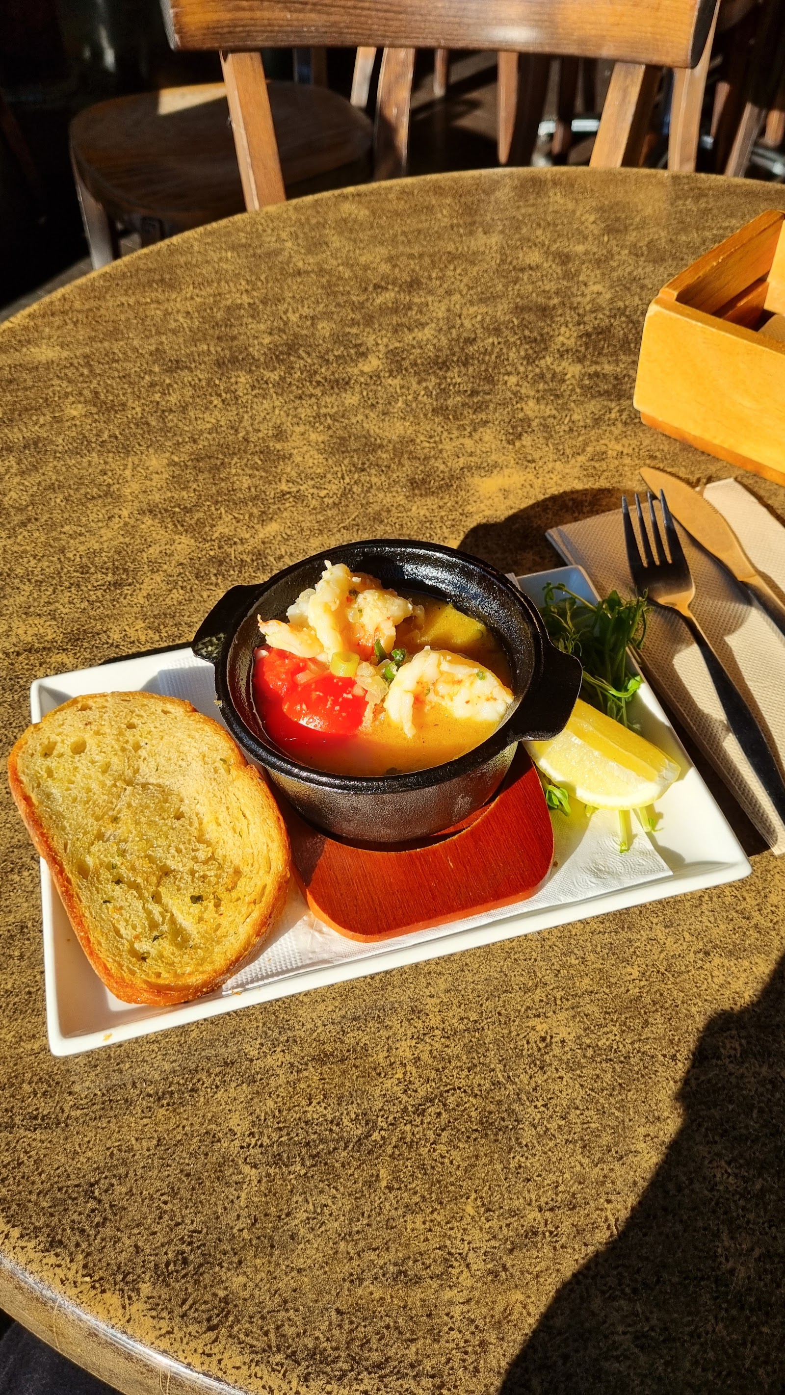 Saloon Bar Ocean Beach Hotel