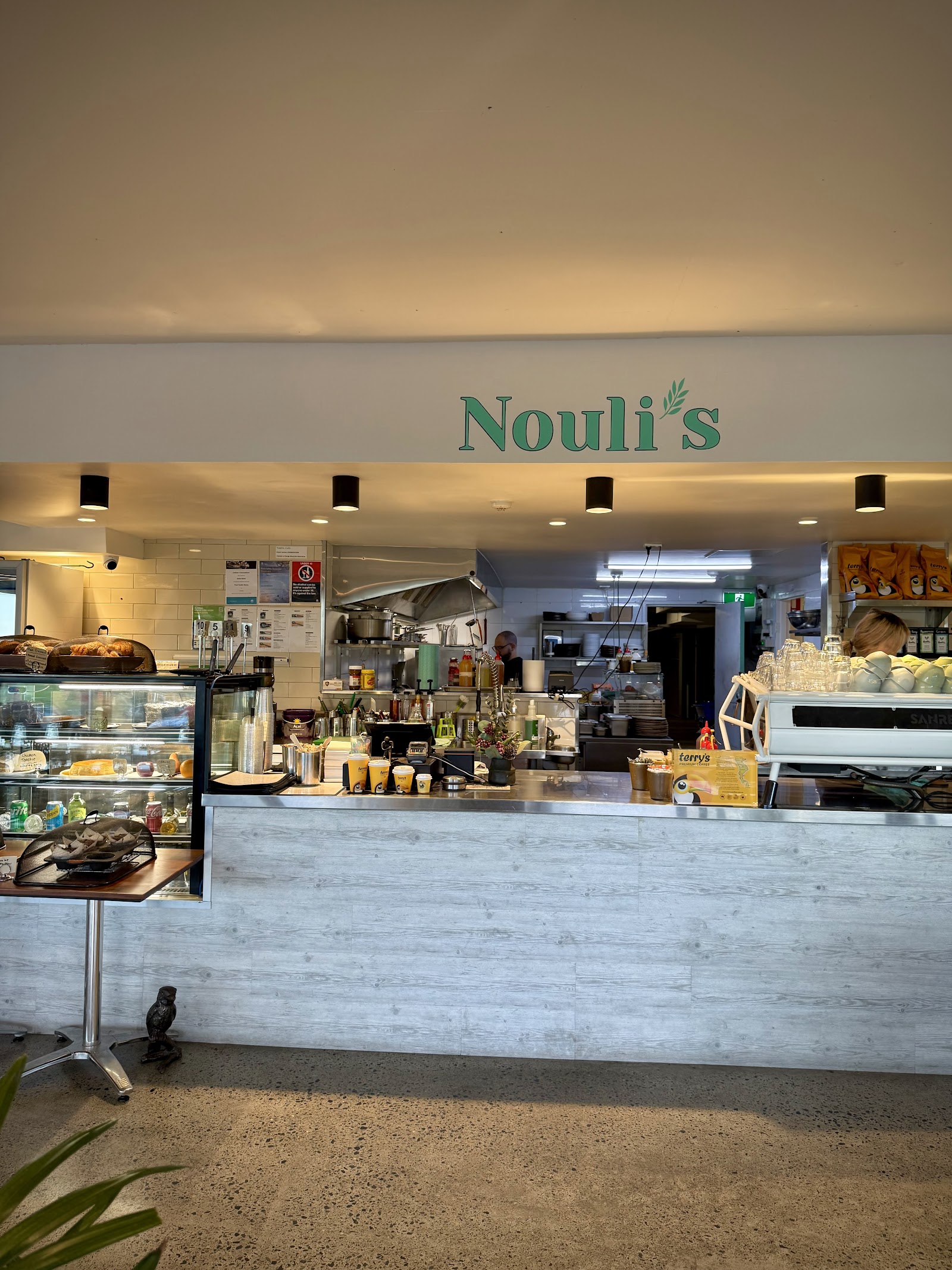 Nouli's Cafe