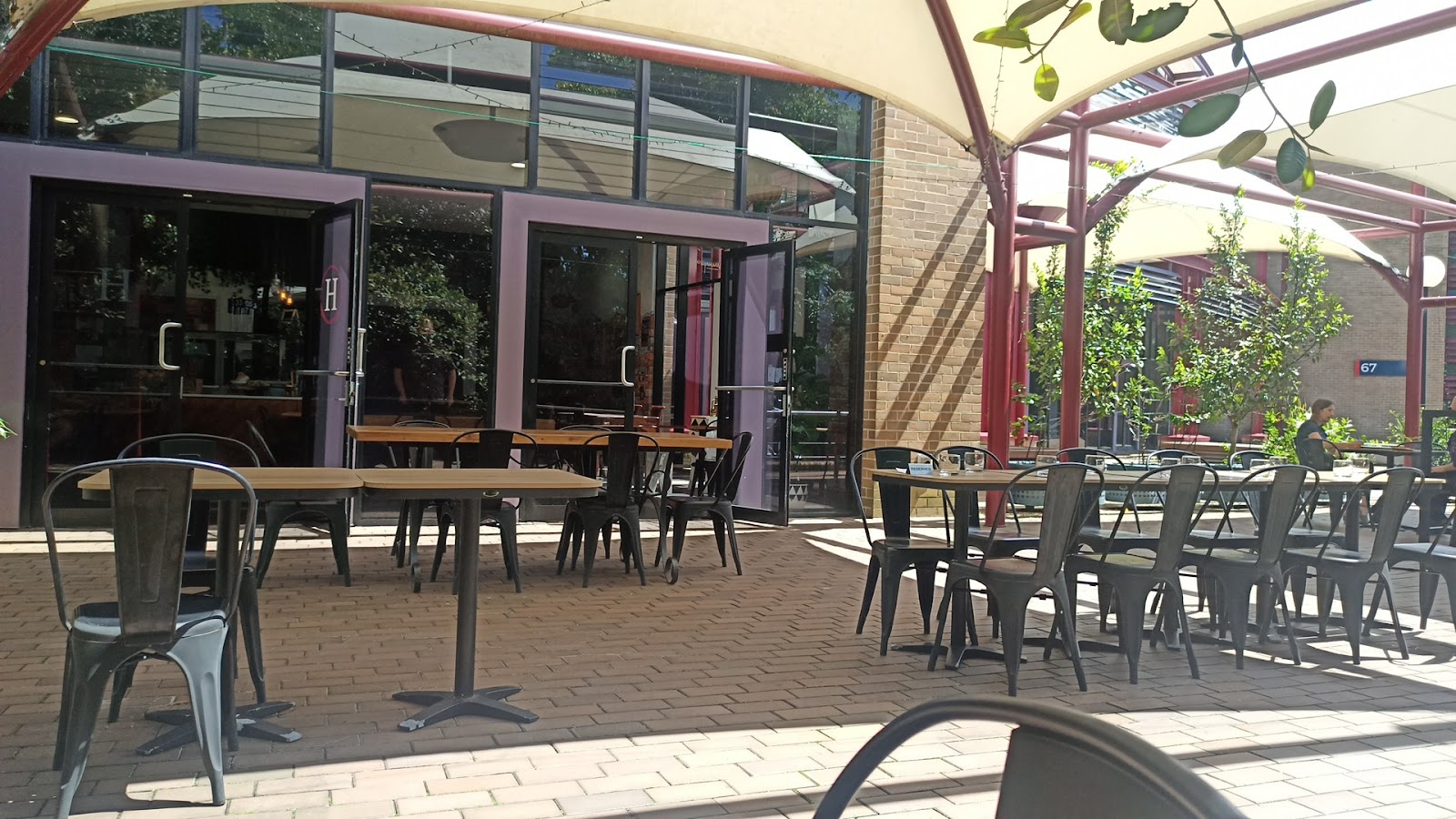 Hemingway Cafe and Bar